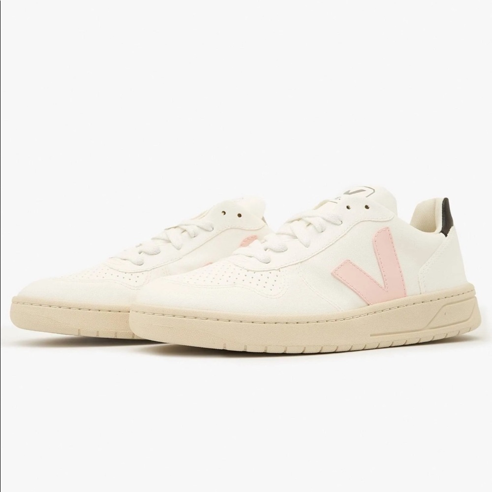 Veja V-10 petale and black sneakers